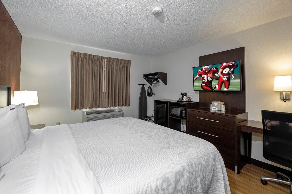 Red Roof Inn Plus+ & Suites Malone Exteriér fotografie