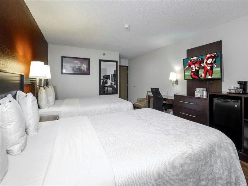 Red Roof Inn Plus+ & Suites Malone Exteriér fotografie