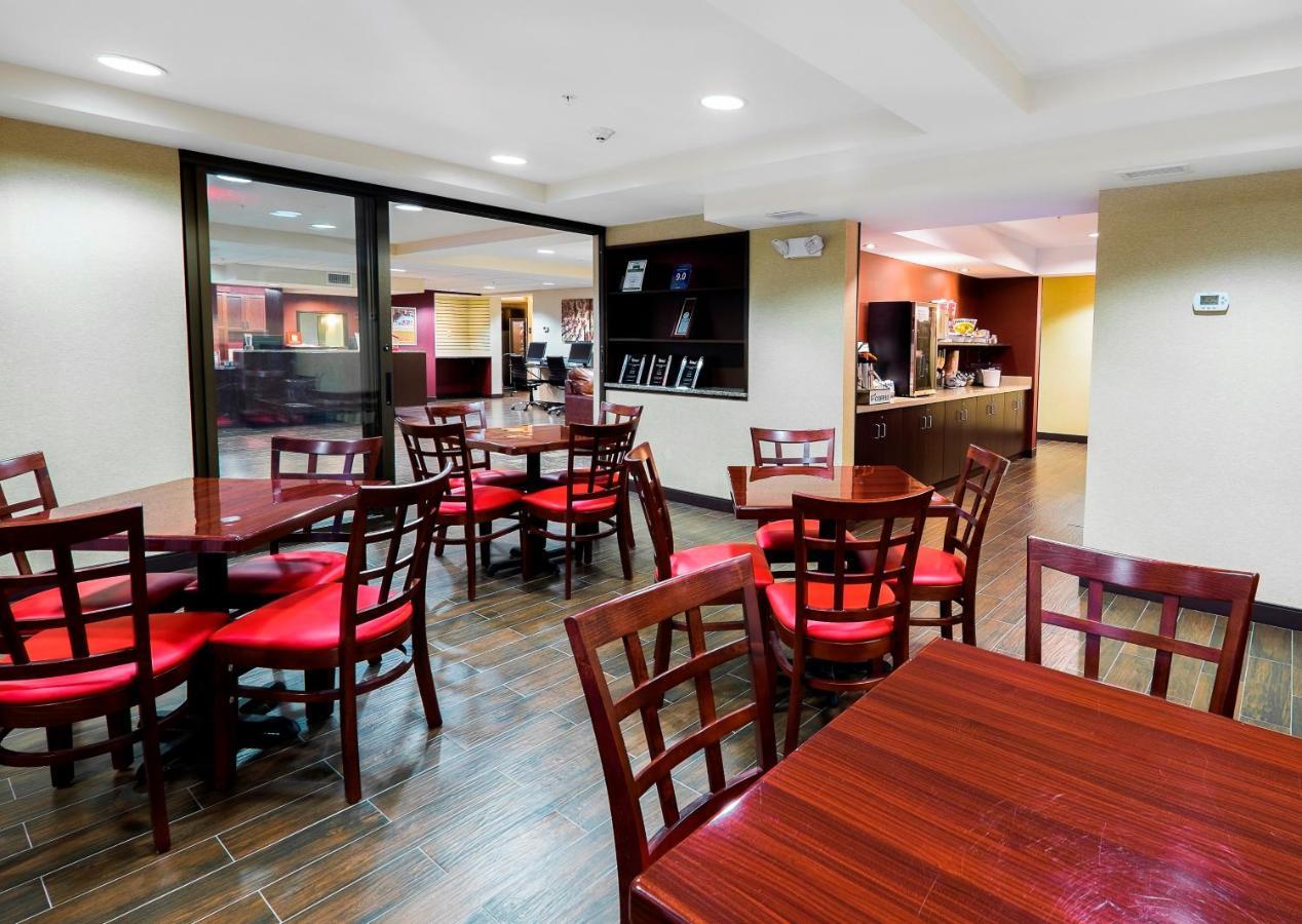 Red Roof Inn Plus+ & Suites Malone Exteriér fotografie