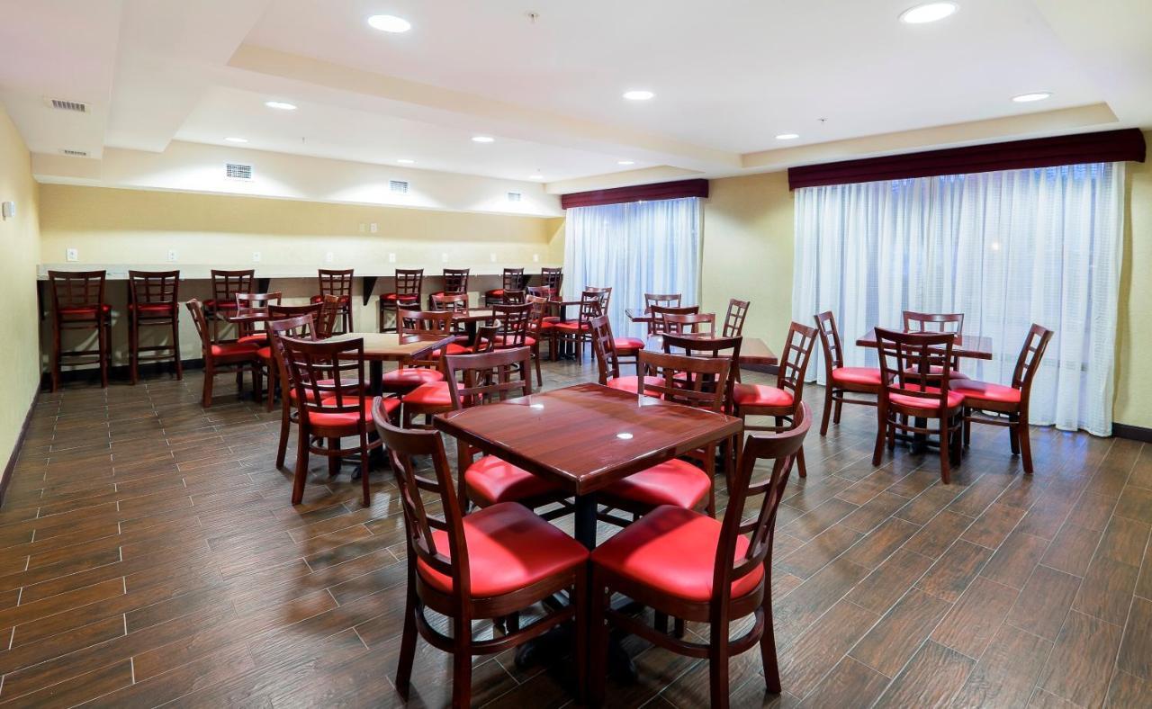 Red Roof Inn Plus+ & Suites Malone Exteriér fotografie