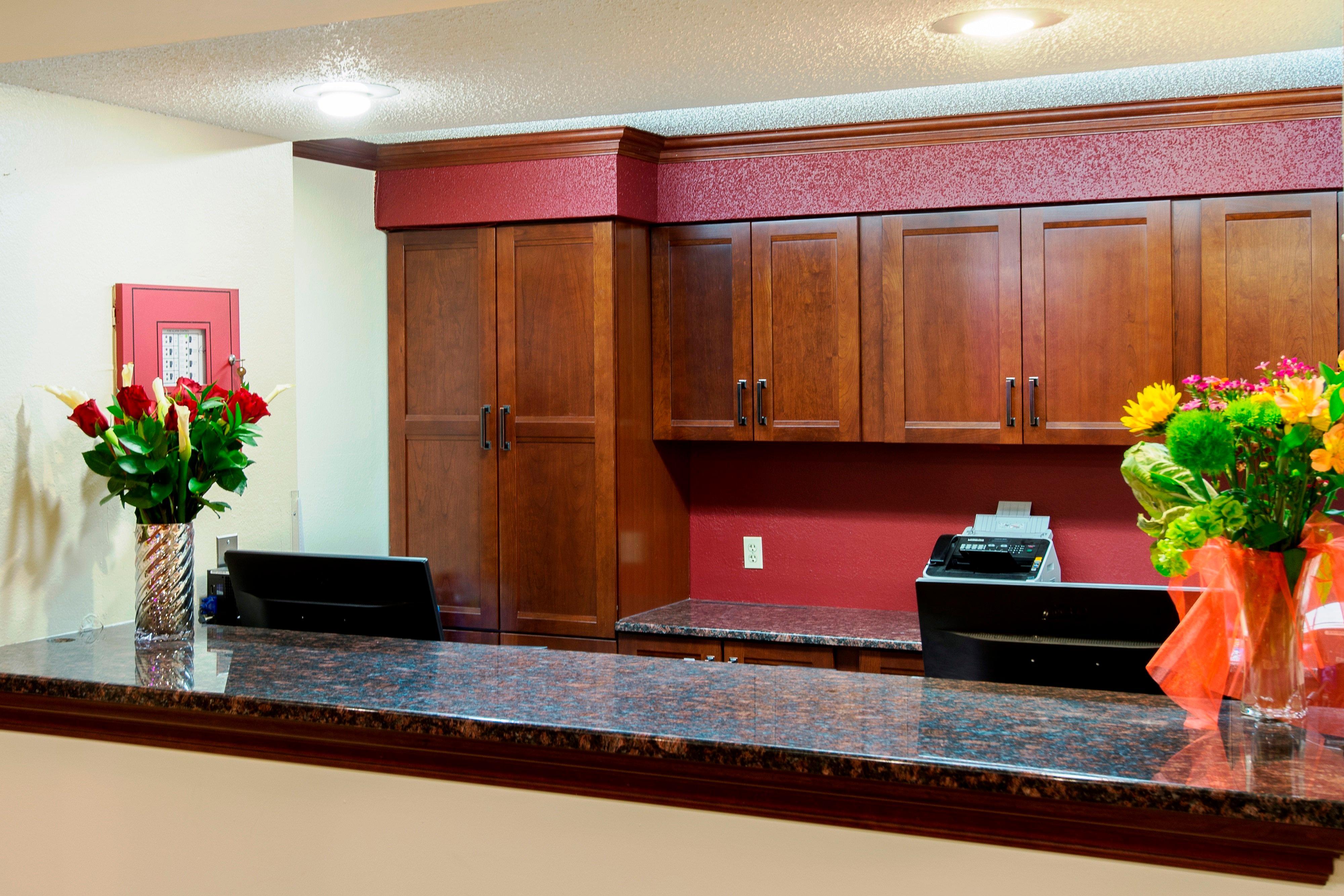 Red Roof Inn Plus+ & Suites Malone Exteriér fotografie