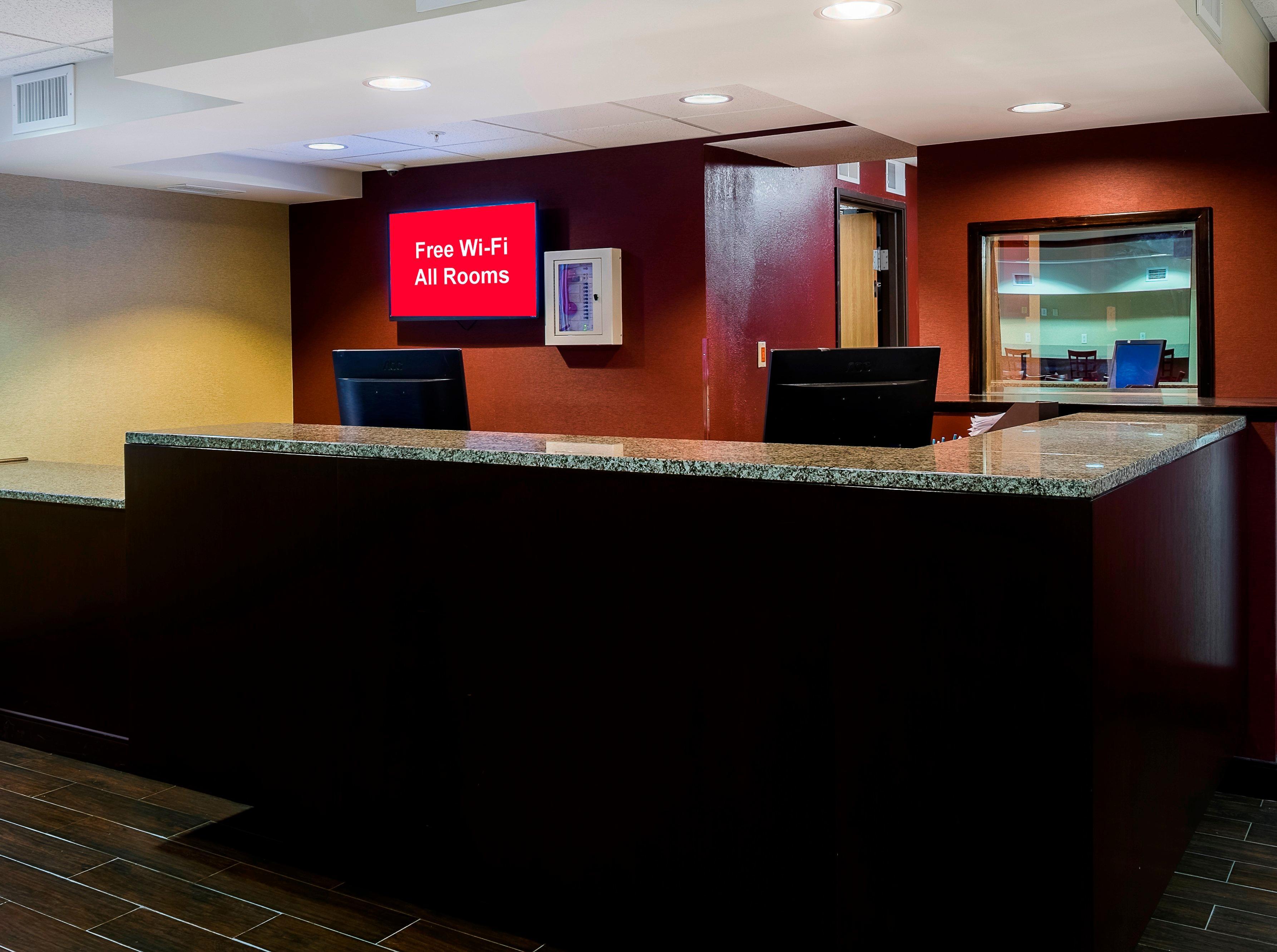 Red Roof Inn Plus+ & Suites Malone Exteriér fotografie