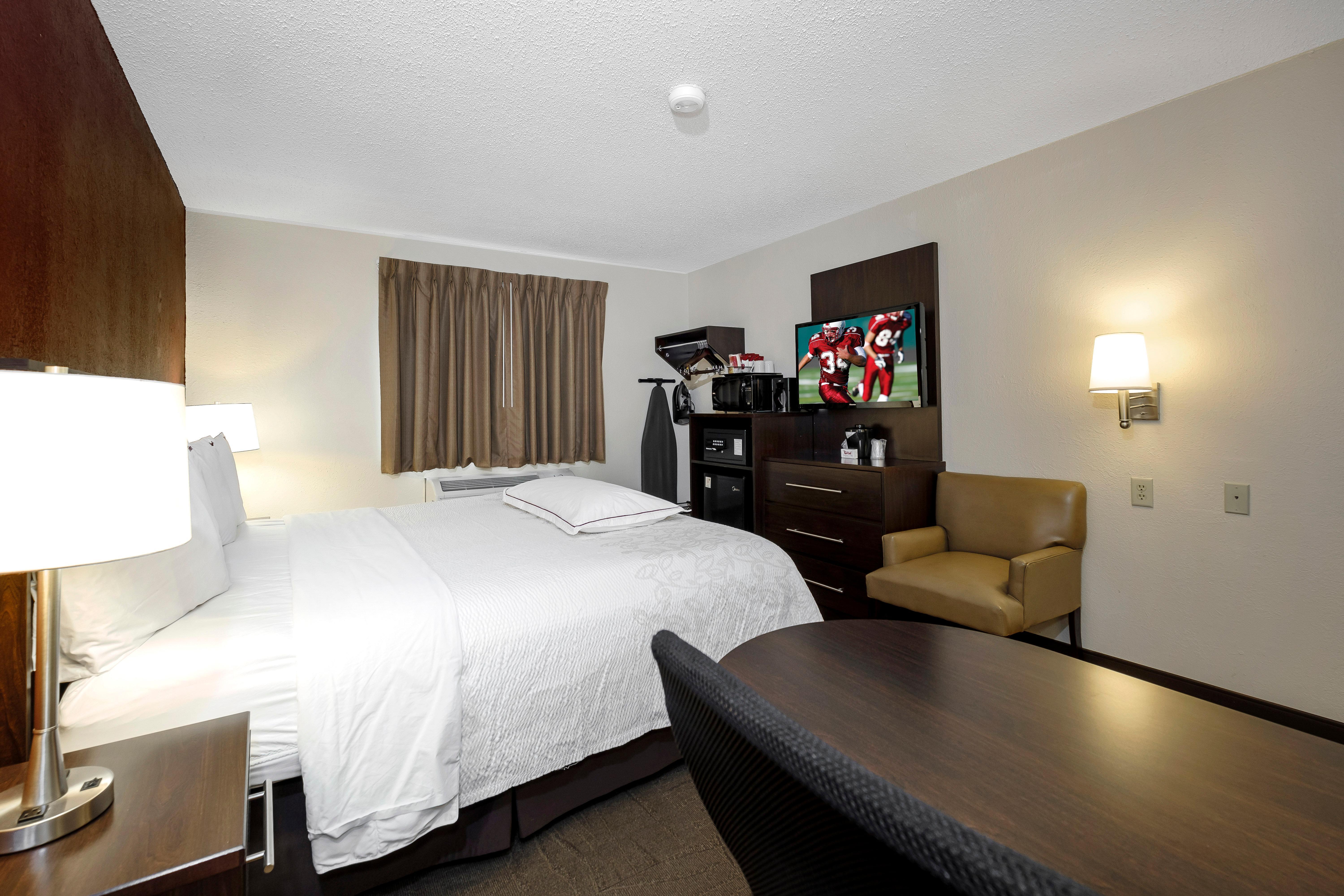 Red Roof Inn Plus+ & Suites Malone Exteriér fotografie