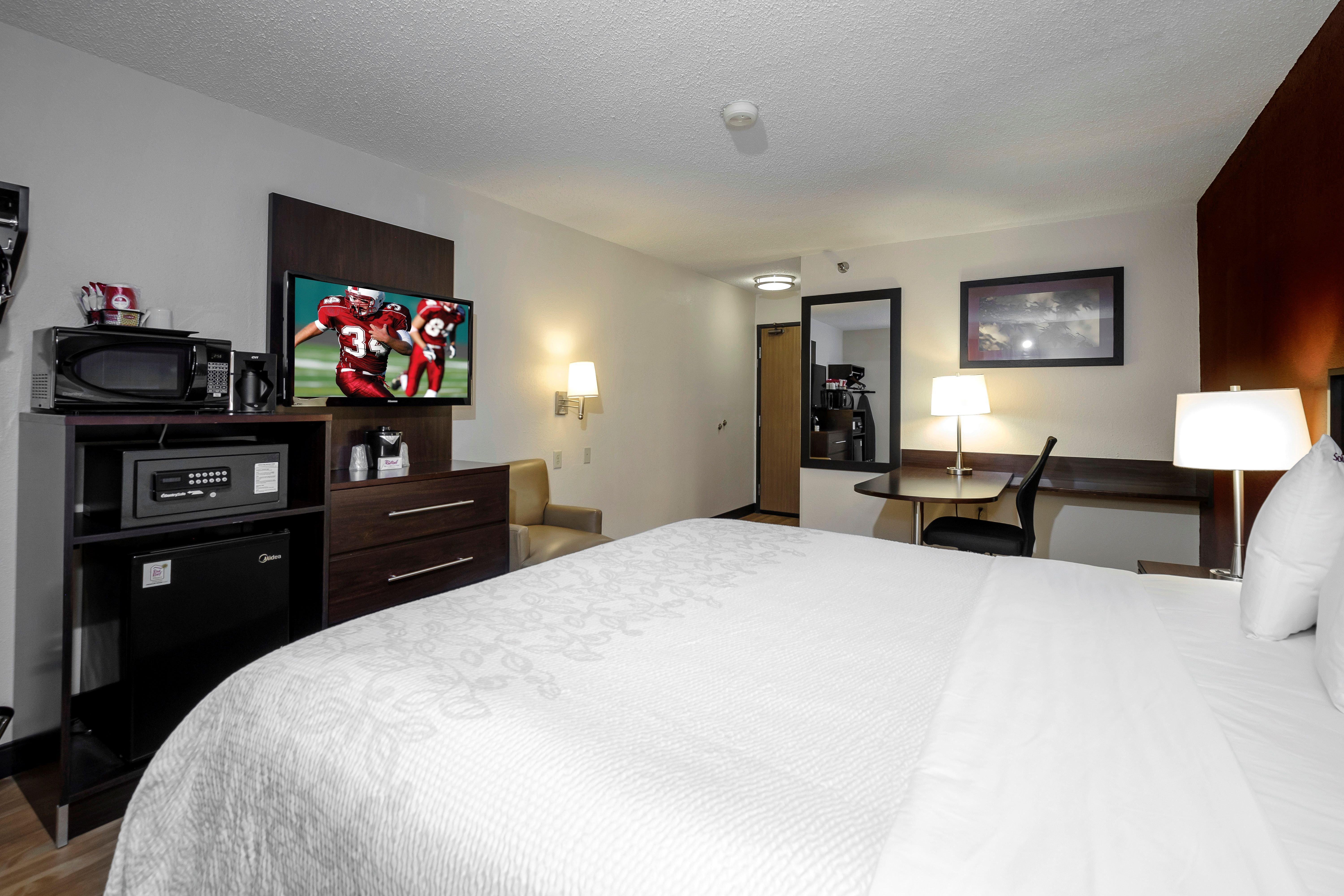 Red Roof Inn Plus+ & Suites Malone Exteriér fotografie