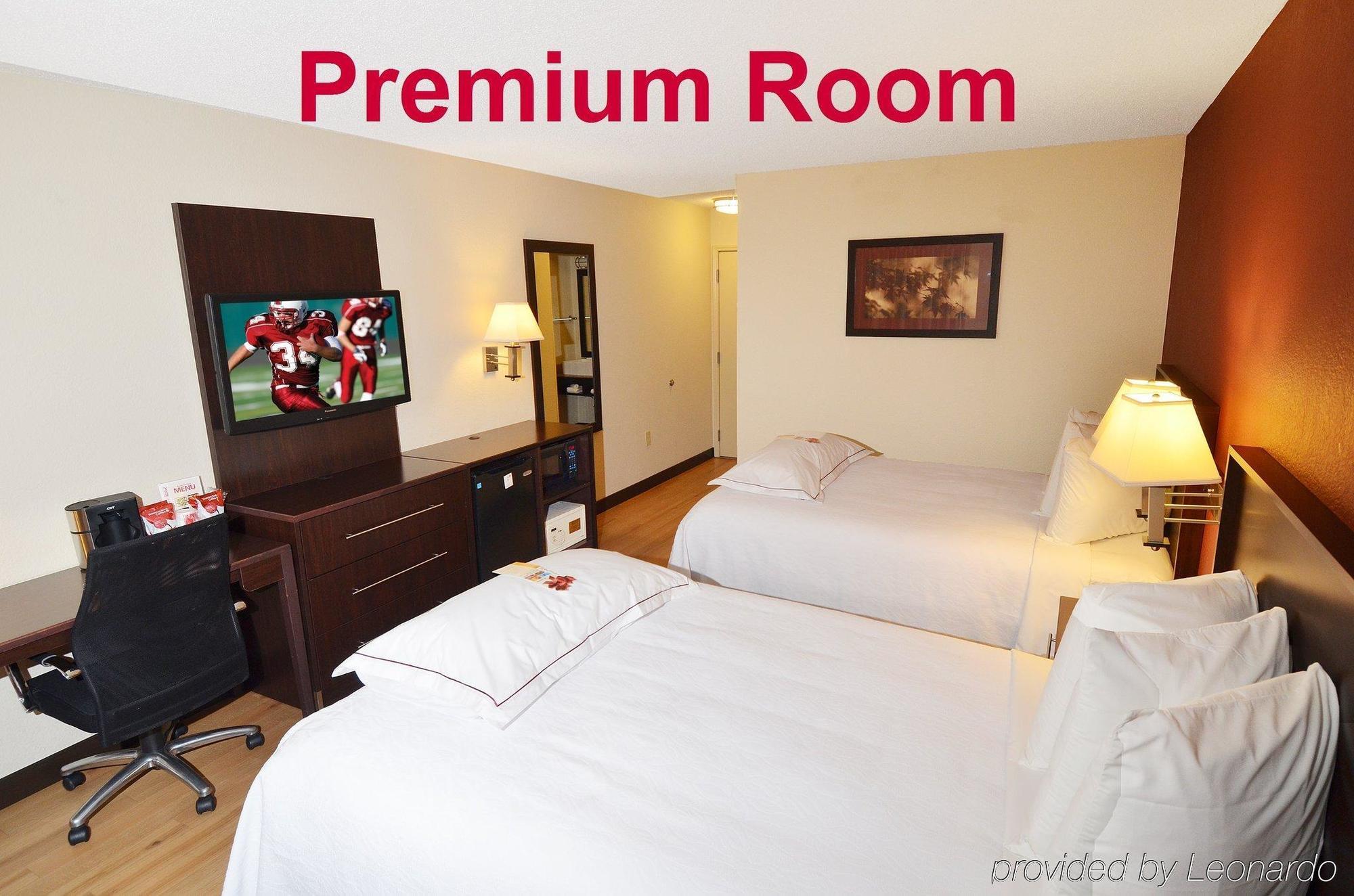 Red Roof Inn Plus+ & Suites Malone Exteriér fotografie