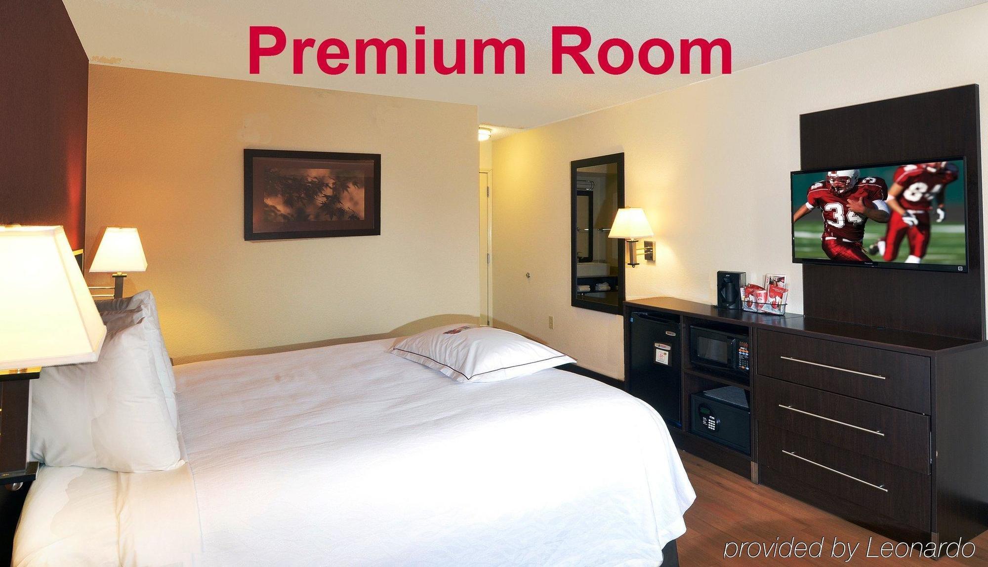 Red Roof Inn Plus+ & Suites Malone Exteriér fotografie